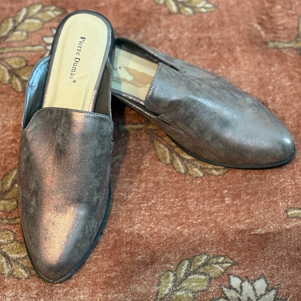 Pierre Dumas Shimmering Silver Loafers